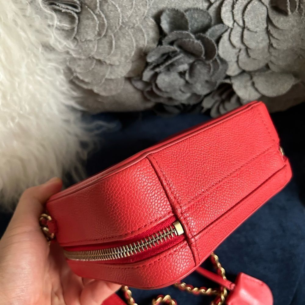 CHANEL Small Filigree Vanity Case Crossbody Bag - Picture 9 of 9